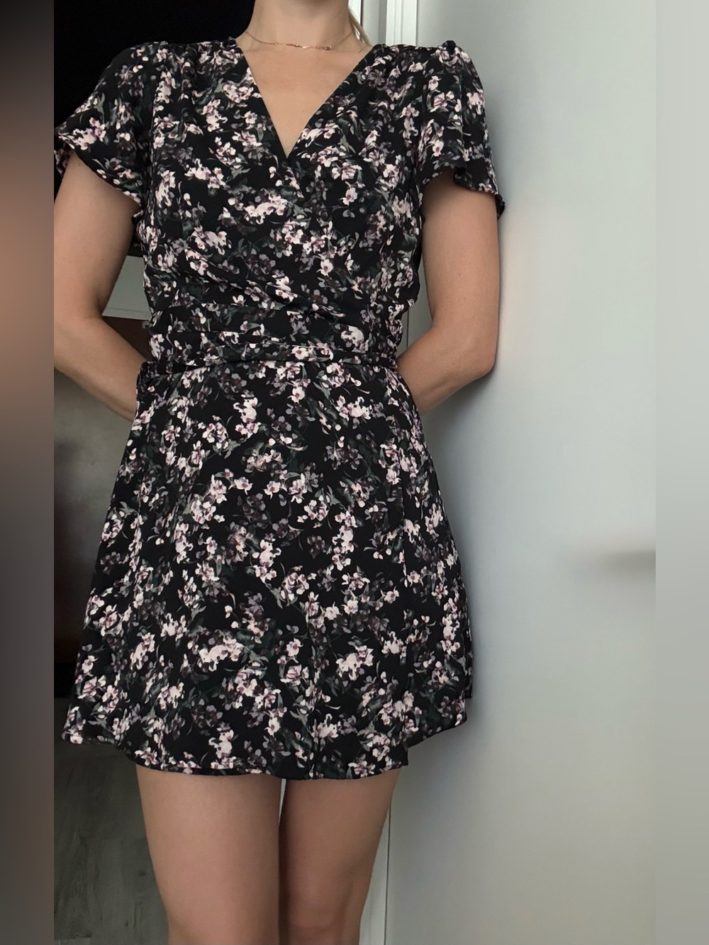 🐈‍⬛ Dynamite Floral Black Wrap Dress